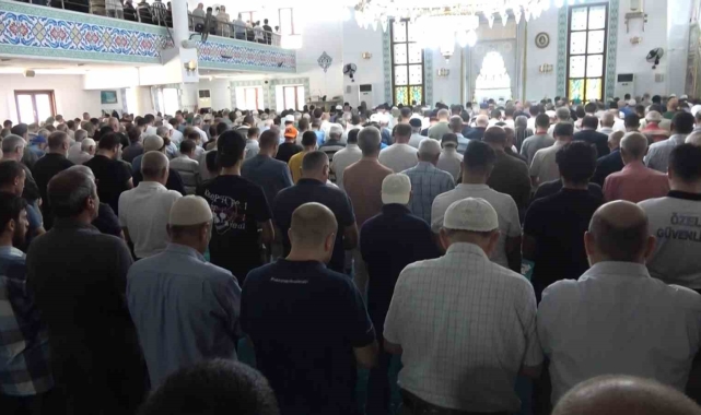 Yalova'da Haniye için gıyabi cenaze namazı kılındı