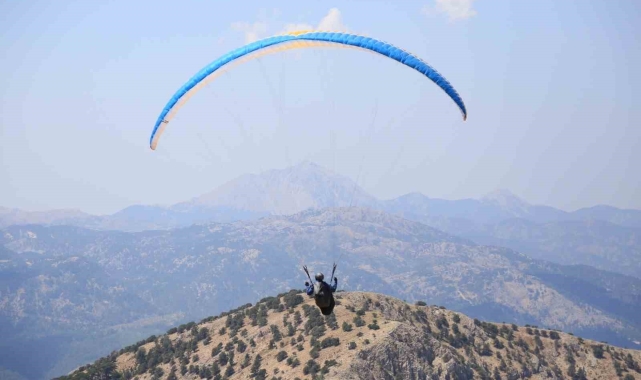 Yamaç Paraşütü Dünya Kupası Şampiyonası Çameli'nde devam ediyor