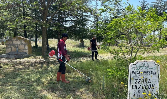 Yarımca köyü mezarlığında kapsamlı bir temizlik çalışması yapıldı