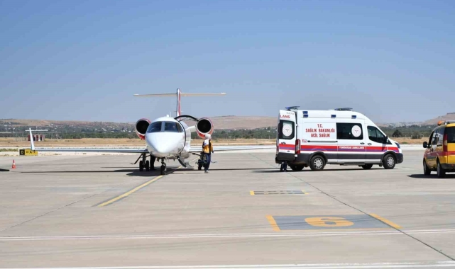 Yenidoğan bebek, ambulans uçakla Gaziantep'ten İstanbul'a sevk edildi