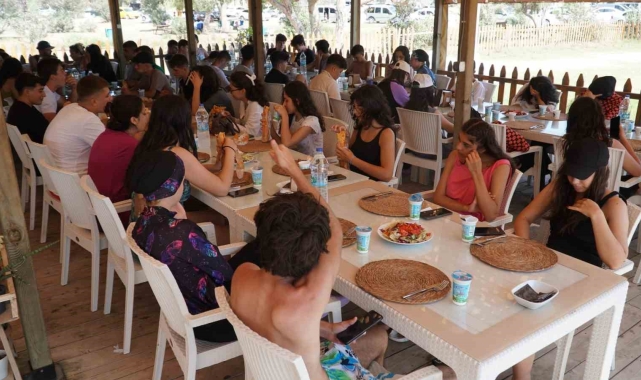 Yılmaz'dan, lise öğrencilerine karne tatili hediyesi