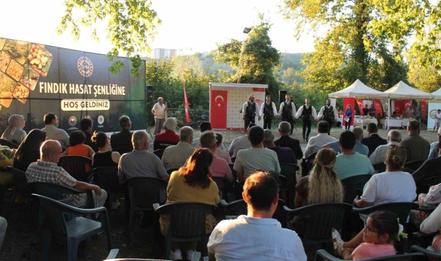 Yörük köyünde yapılan fındık hasat şenliği ile başladı