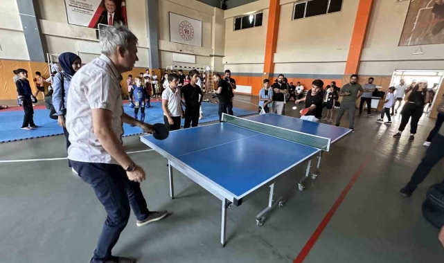 Yüksekova'da sosyal medya bağımlılığına dikkat çekildi