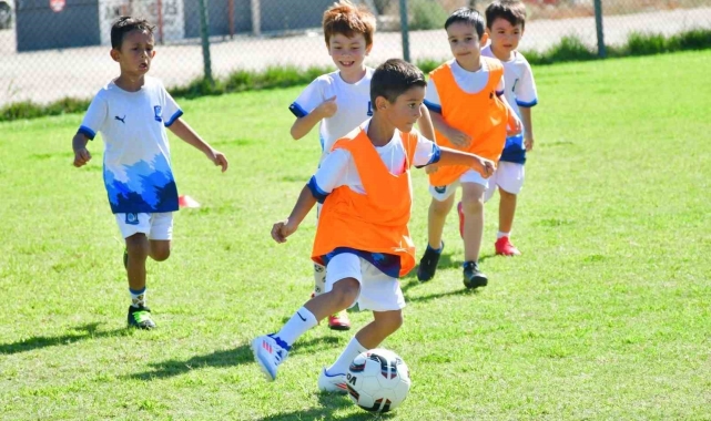 Yunusemre Belediyespor'da yaz futbol okulu sona erdi