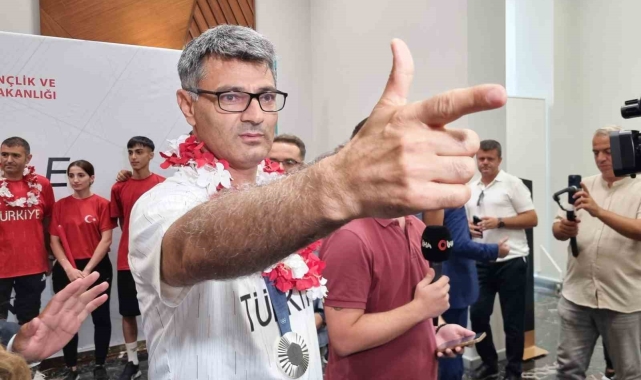 Yusuf Dikeç: "Elimden silahımı alanlar hariç, madalyamı 85 milyona armağan ediyorum"