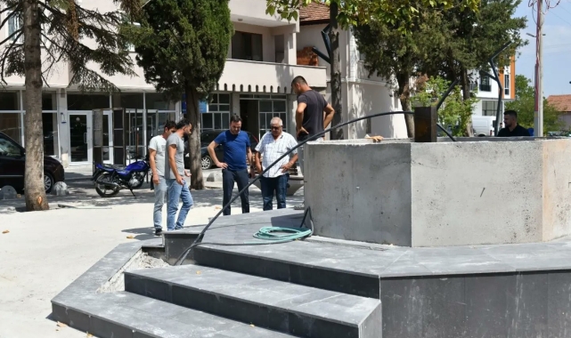 Yuvacık Semt Meydanı 2. etap çalışmaları devam ediyor