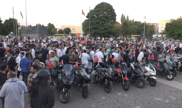 Yüzlerce motosikletli Filistin'e destek için konvoy oluşturdu