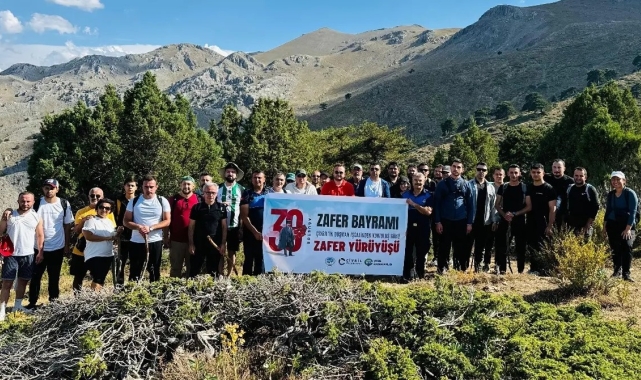 Zafer Bayramı Akdağ'ın zirvesinde kutlandı