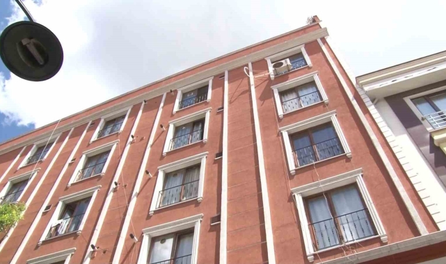 Zeytinburnu'nda 4 katlı binada tahliye tartışması