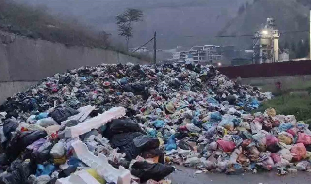 150 ton çöpü yol kenarına döken Ortahisar Belediyesi'ne ceza