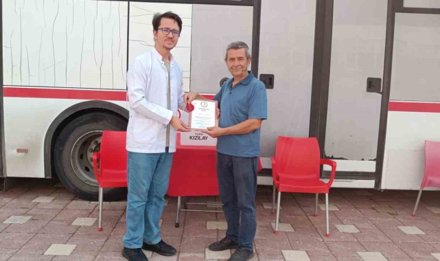 17 defa kan bağışında bulunan şahsa 'Bronz Madalya Beratı'
