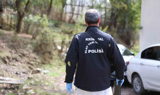 18 yıl önce kaybolan kadının oğlu gözaltına alındı, evinde ve bahçesinde arama çalışması başlatıldı