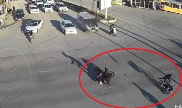2 motosiklet sürücüsünün çarpışmayla savruldukları anlar kamerada