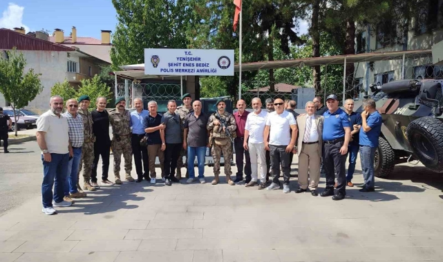 30 yıl önce şehit edilen silah arkadaşlarını unutmadılar