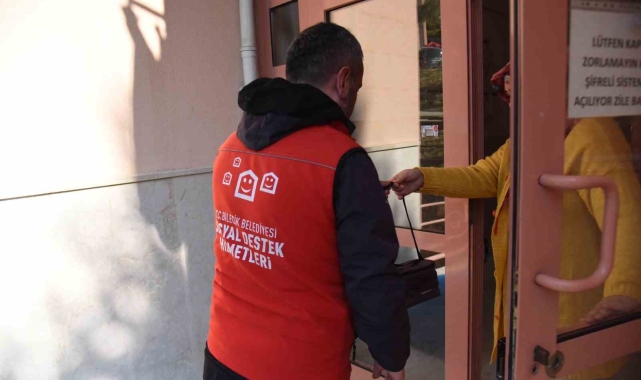 300'e yakın aileye bin liralık kırtasiye yardımı yapıldı