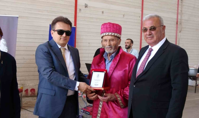 57 yıllık saat tamircisi Burdur&#039;un Ahi&#039;si seçildi