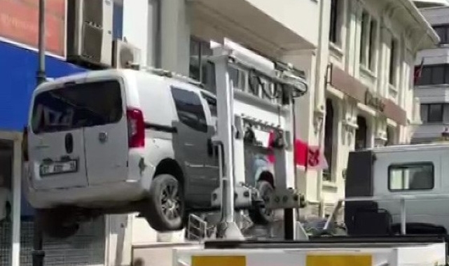 Adana'da hatalı park yapan araçlara ceza yağdı