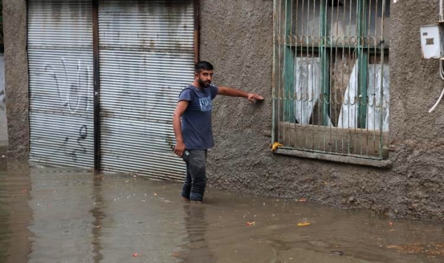 Adana'da "Süper Hücre" bugün de etkili olacak