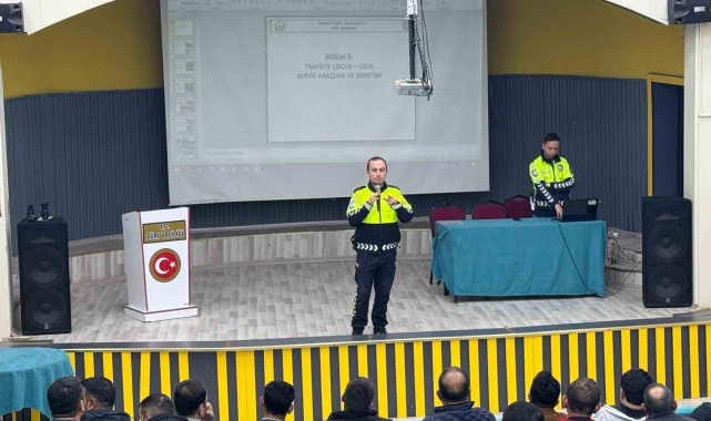 Ağrı'da güvenli ulaşım için okul servisi şoförlerine eğitim verildi