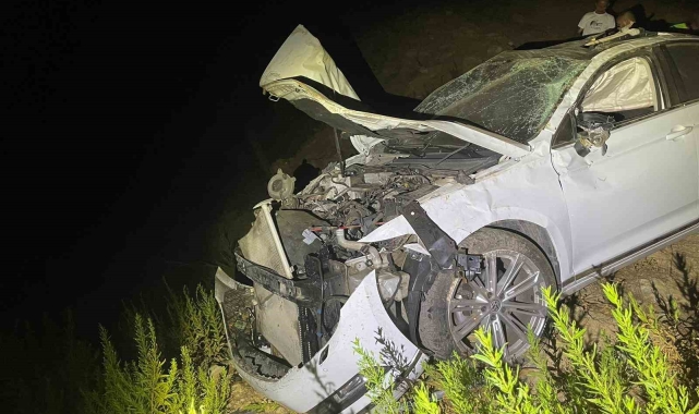 Alanya'da ehliyetsiz çocuğun kullandığı otomobil uçuruma yuvarlandı: 2 yaralı