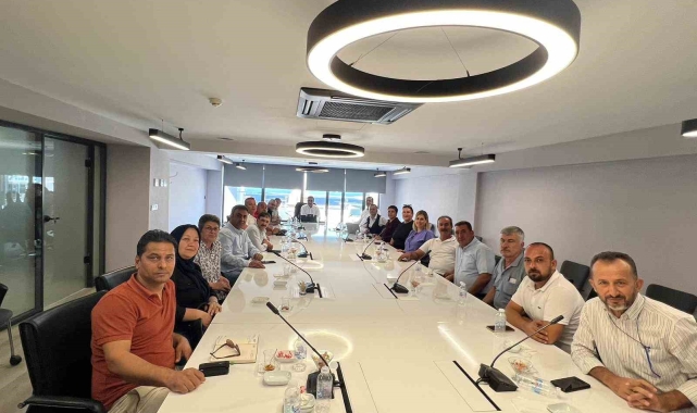 Aliağa'da mahalle muhtarları sorunların çözümü için çalışmalarını sürdürüyor