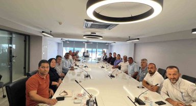 Aliağa'da mahalle muhtarları sorunların çözümü için çalışmalarını sürdürüyor