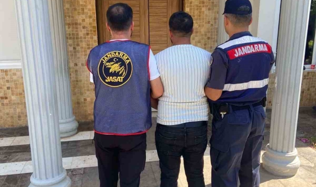 Antalya'da 18 yıl 5 ay hapis cezasıyla aranan kişi yakalandı