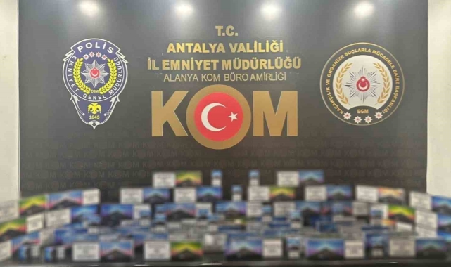 Antalya'da 5 ilçede kaçak tütün operasyonu: 15 şahsa adli işlem