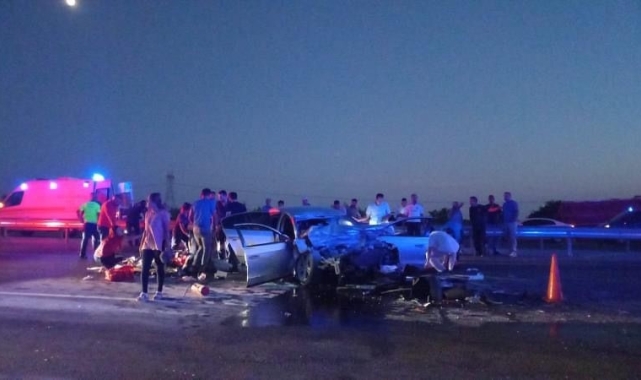 Antalya'da feci kaza: 3 ölü, 3 yaralı