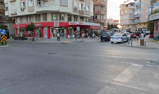 Antalya'da motosiklet ile elektrikli bisiklet çarpıştı: 2 yaralı