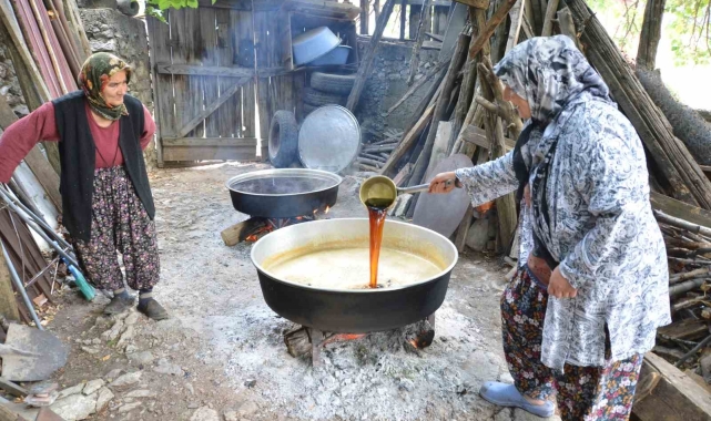 Antalya&#039;da pekmez kazanları kaynamaya başladı