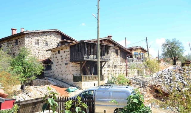 Antalya'nın 800 yıllık mahallesi Avrupalı turistlerin uğrak noktası oldu
