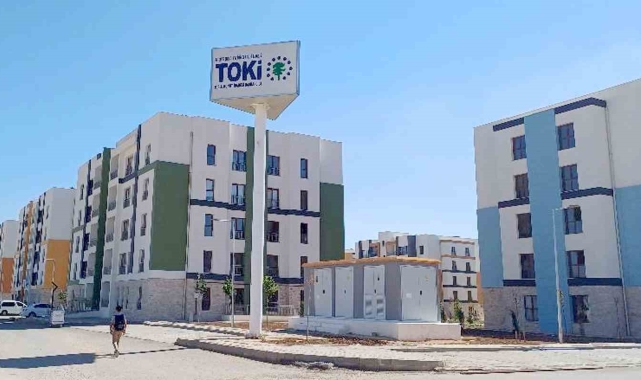 Arabanlı depremzedeler kalıcı konutlara yerleşmeye başladı
