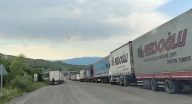Ardahan-Posof Türkgözü Sınır Kapısı'nda tır kuyruğu