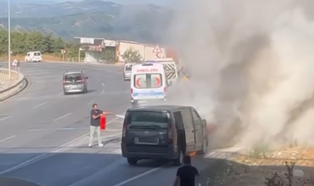 Arıza yapan VİP minibüs alev alev yandı