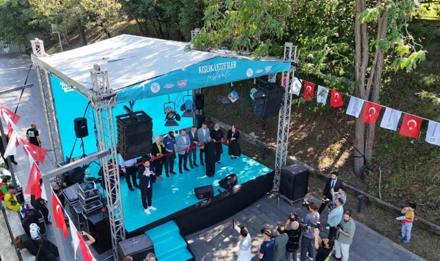 Arnavutköy'de kışlık lezzetler festivalinde renkli görüntüler