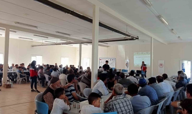 Aslanapa'da üreticiler süt sağım hijyeni konusunda bilgilendirildi