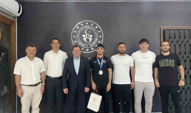 Avrupa ikincisi güreşçiden Kabakcı'ya ziyaret
