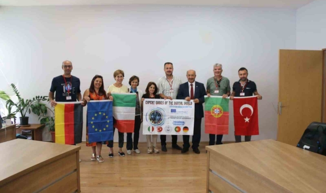 Avrupa'dan 10 öğretmen Kütahya'ya konuk oldu