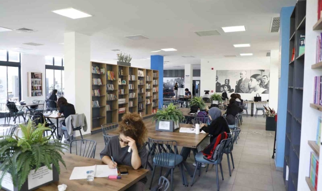 Aydın Büyükşehir Belediyesi 100. Yıl Öğrenci Çalışma Salonu gençlerin hizmetinde