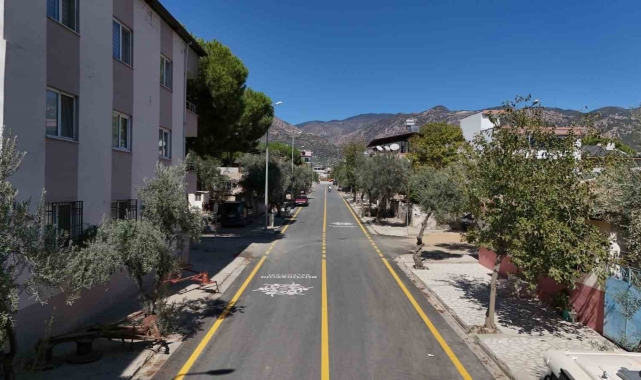 Aydın Büyükşehir Belediyesi'nden Buharkent'te yol hamlesi