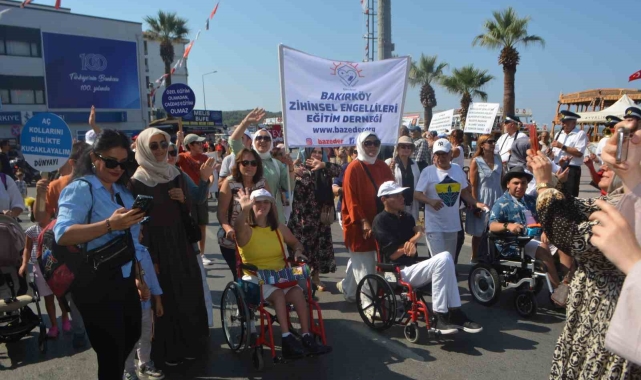Ayvalık&#039;ta 32&#039;si düzenlenen &quot;Engelliler Şenliği&quot; coşkusu