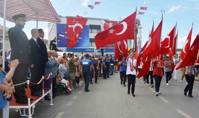 Ayvalık'ta düşman işgalinden kurtuluşun 102. yılı coşkusu