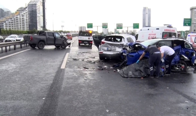 Bağcılar'da zincirleme kaza: 1 ölü, 5 yaralı