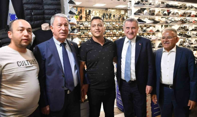 Bakan Bak'tan esnaf ziyareti
