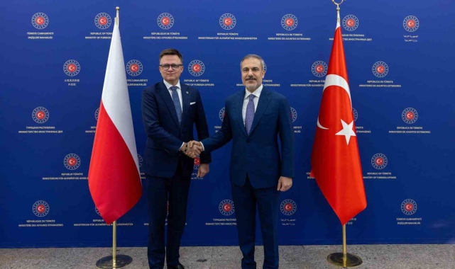 Bakan Fidan, Polonya Meclis Başkanı Holownia ile görüştü