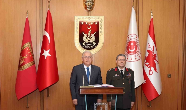 Bakan Güler, Kara Kuvvetleri Komutanlığını ziyaret ederek inceleme ve denetlemelerde bulundu