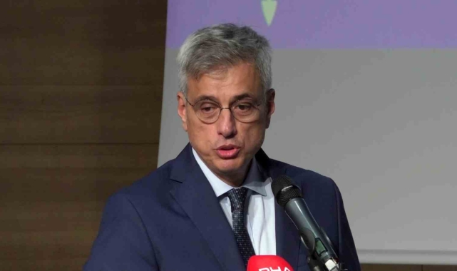 Bakan Memişoğlu &quot;Hekimler özel muayenehanesine kaçmaya başladı, bu sistem için bir sorun&quot;