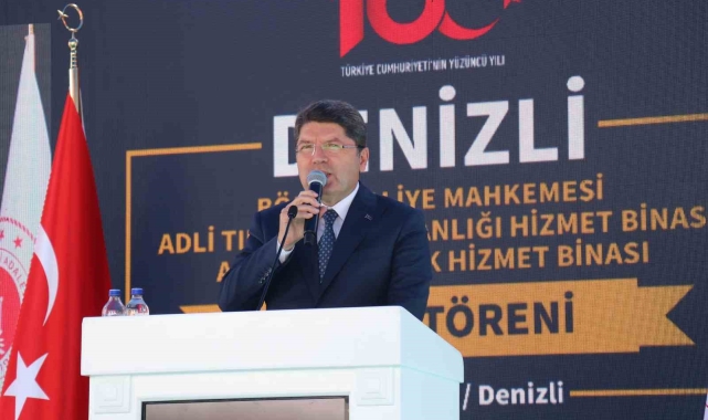 Bakan Tunç: "Bazı kararlar özelinde yapılan eleştiriler yargımızın temelini yıpratır, müsaade etmeyiz"