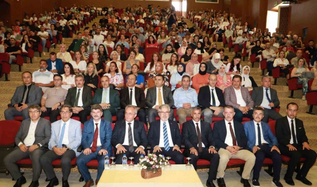 Bakan Yardımcısı Yelkenci Bursa'da formatör öğretmenlerle buluştu